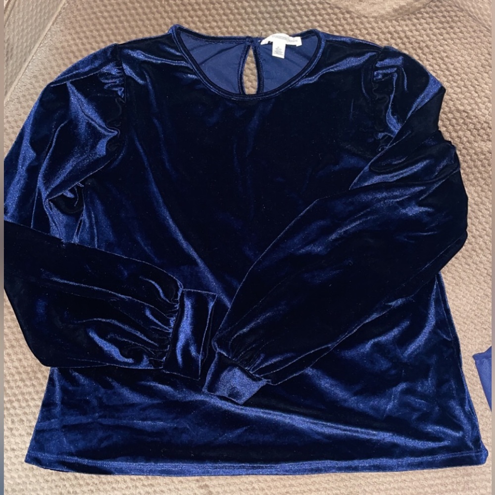 TUCKER AND TATE TOP